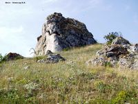 Товтра Першак з печерою